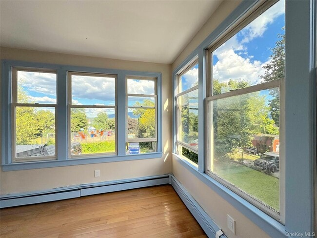 Foto del edificio - 240 Grand St