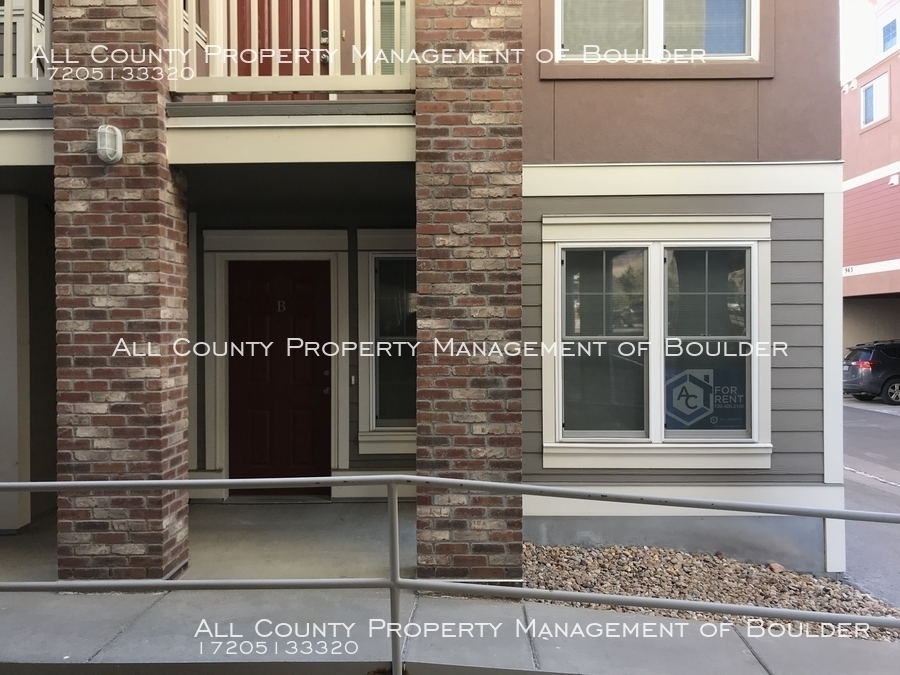 Primary Photo - Great Condo in Beautiful Dakota Ridge!