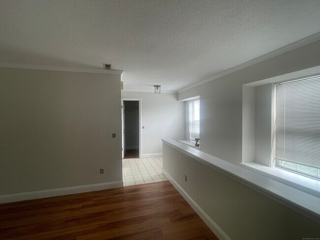 Building Photo - 285 Mayfield Dr