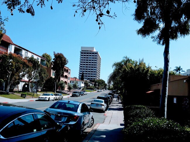 Foto del edificio - 3650 1st Ave