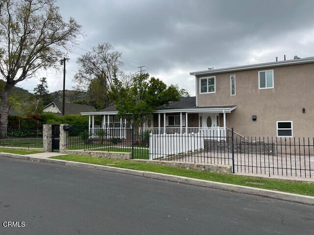 Foto del edificio - 10305 Floralita Ave