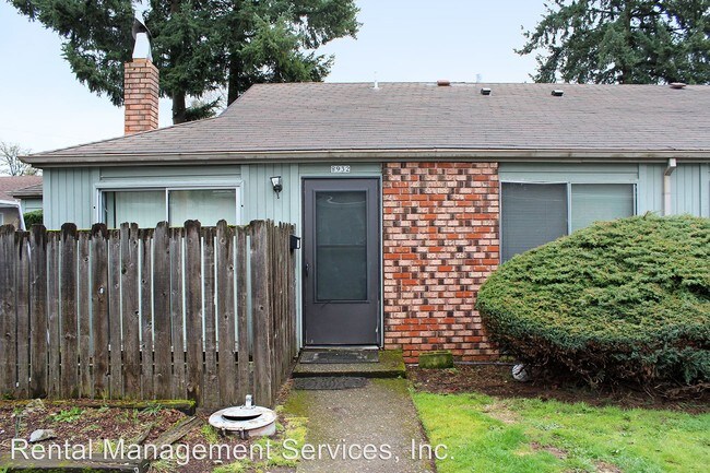 Foto del edificio - 8924-8934 SE Ellis St