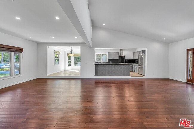 Foto del edificio - 4425 Atoll Ave