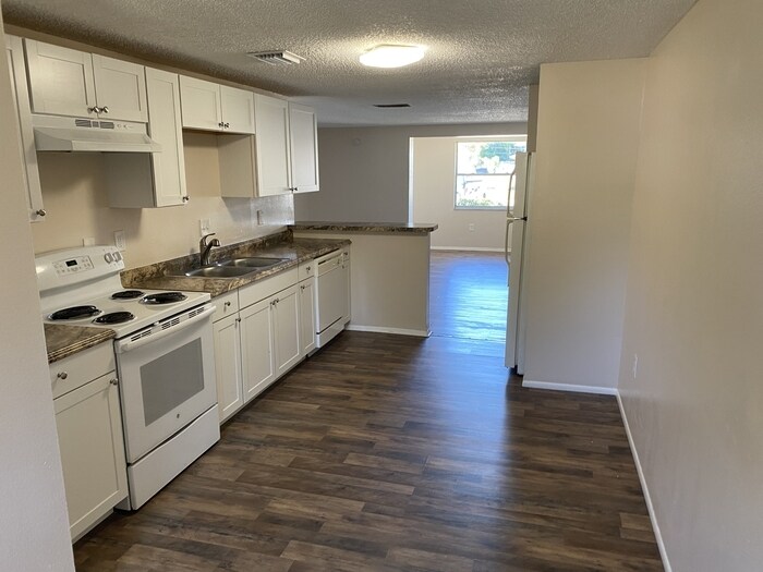 Foto principal - 4004 79th St W