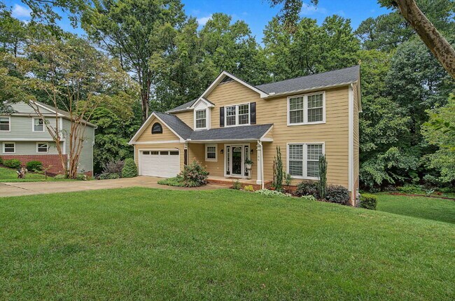 Foto del edificio - Spacious 4-Bed Oasis with Basement in Cary