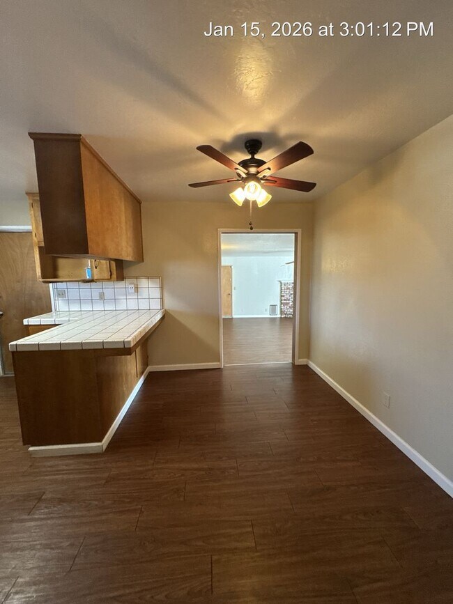 Building Photo - Tulare home coming available Mid -January!