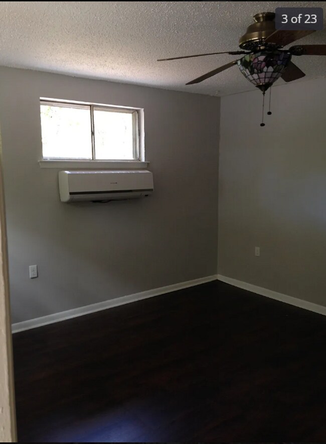 Foto del edificio - Unit A available for rent