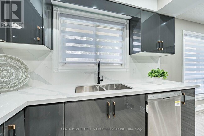 Building Photo - 506 Normandy St