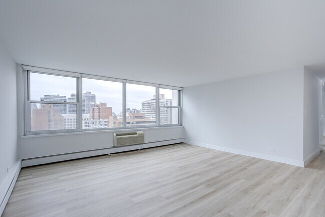 Foto del edificio - 336 W Wellington Ave