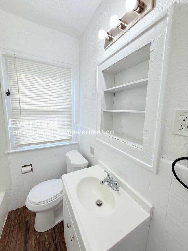 Foto del edificio - 15812 Kentucky St