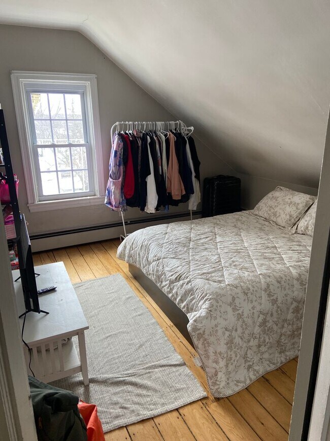 Building Photo - 927 Smith St