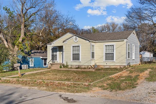 Building Photo - 312 W Weatherford St