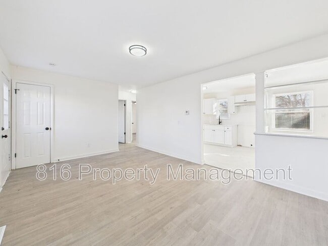 Foto del edificio - 5017 Dodson Ave