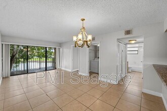 Building Photo - 1543 Lake Crystal Dr