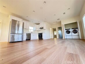 Building Photo - 6635 Vanguard Ave