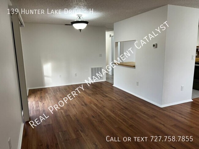 Foto del edificio - Lovely 2/2 Condo Conveniently Located in O...