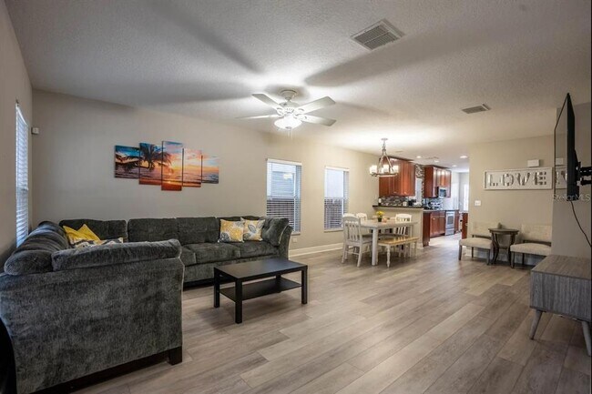 Foto del edificio - 2132 W Spruce St