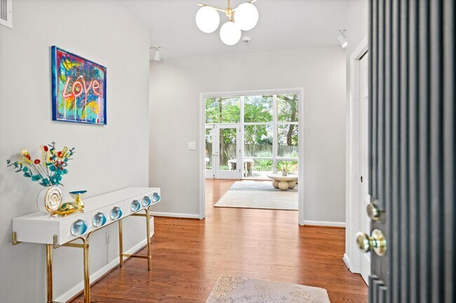 Foto del edificio - 3721 Huntington St NW