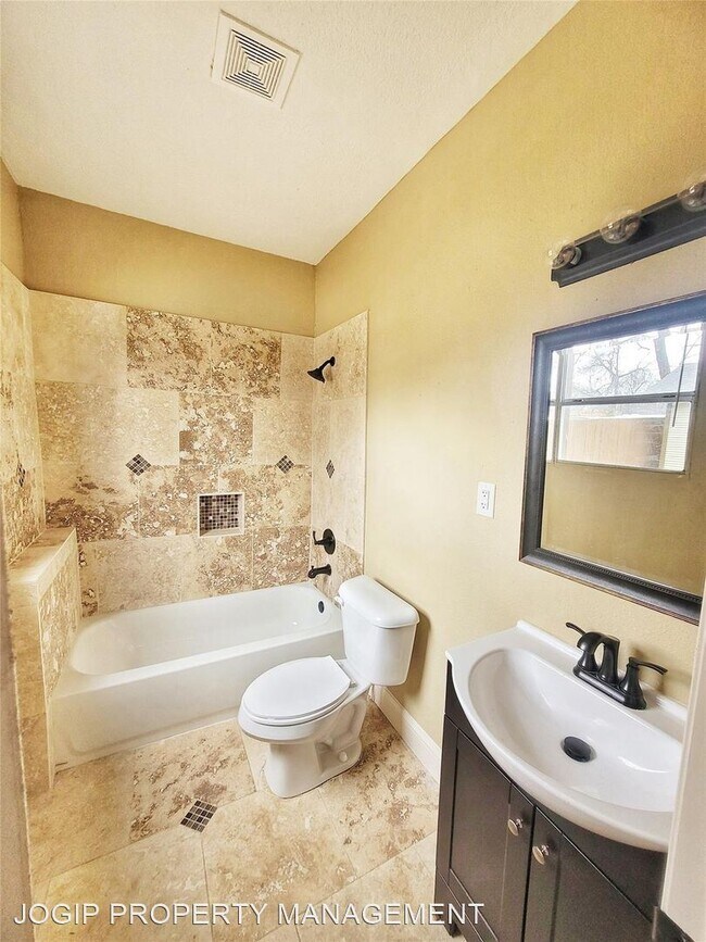 Foto del edificio - 4 br, 2 bath House - 1547 E. Ann Arbor Avenue