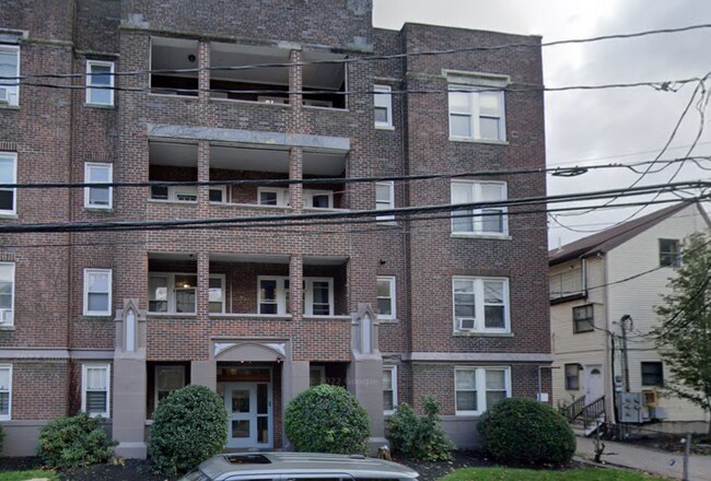 Building Photo - 45 Ashford St