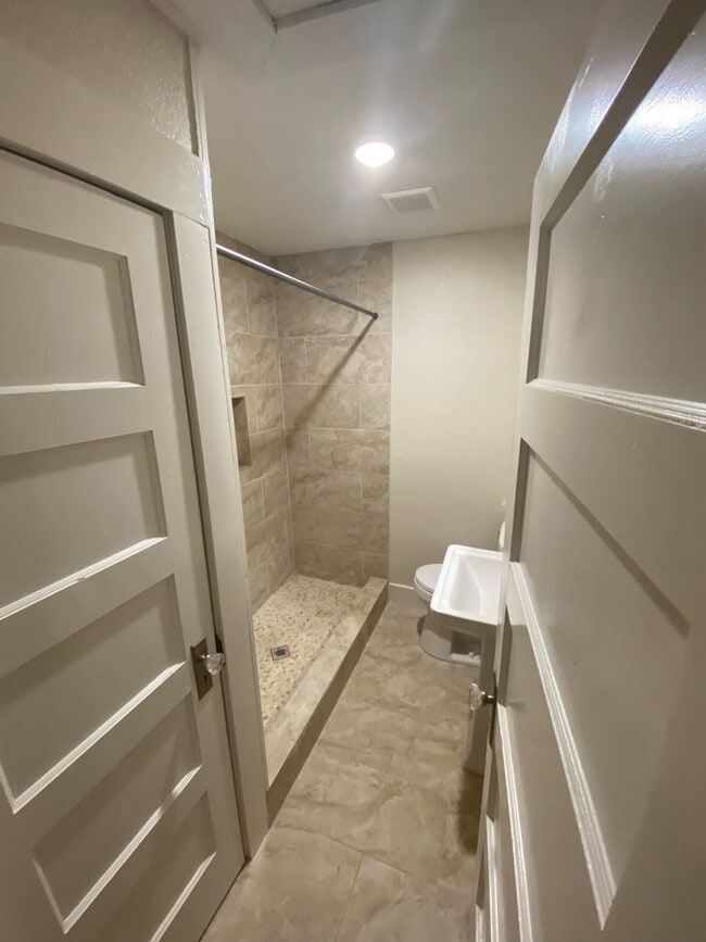 Foto del edificio - 414 N Pecan St