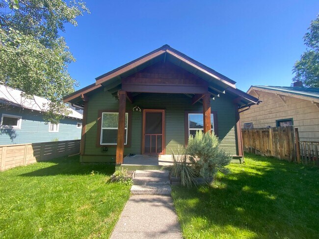 Foto del edificio - Adorable 3 bed/ 1 bath Home Desirably Loca...