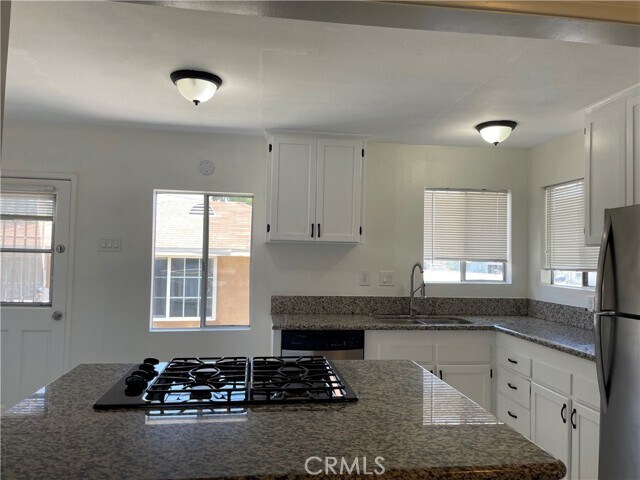 Foto del edificio - 8259 Archibald Ave