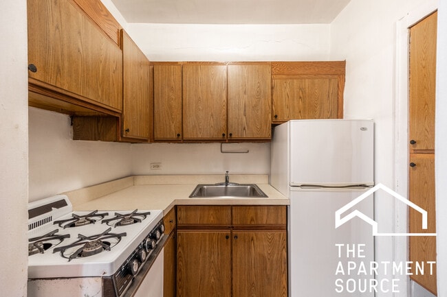 Building Photo - 1154 N Dearborn St