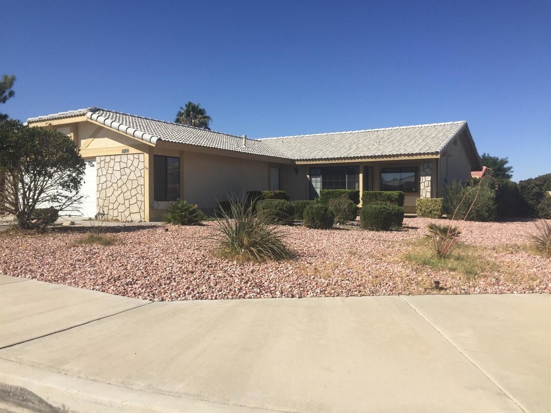 Primary Photo - 15262 Chaparral Way