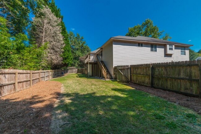 Building Photo - 135 Greenmont Downs Trce