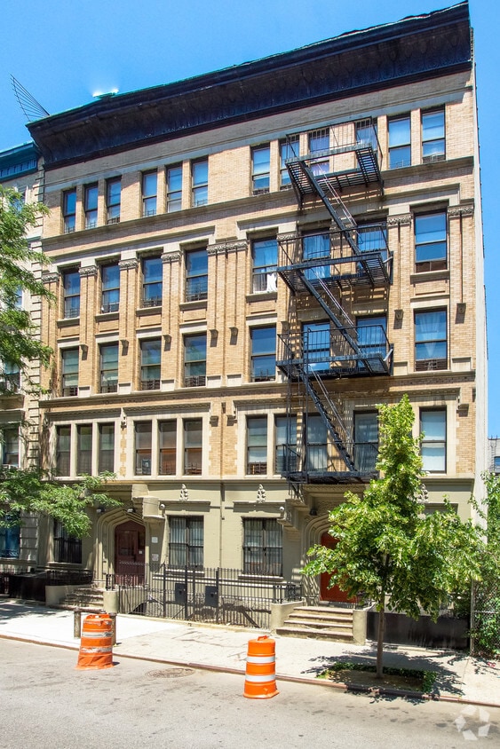 Primary Photo - 133 W 112th St