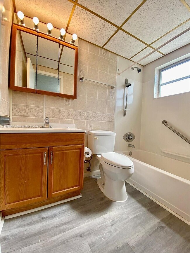 Foto del edificio - 22 SE 3rd Terrace