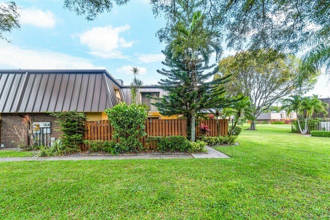 Foto del edificio - 3606 Silver Lace Ln