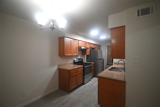 Foto del edificio - 9419 Fondren Rd