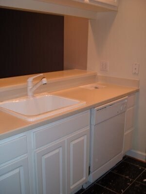 Foto del edificio - Updated 1BR Condo with Parking Near Virgin...