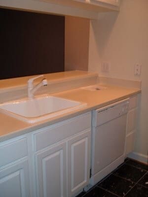 Building Photo - Updated 1BR Condo with Parking Near Virgin...