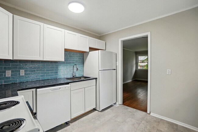 Foto del edificio - Charming 2BR Duplex in Charlotte