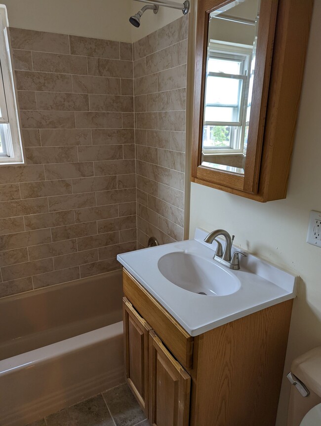 Baño - 1800 / mes - Rosewood Gardens