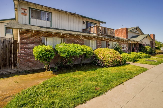 Alpine Apartments Fresno Ca Apartments Com