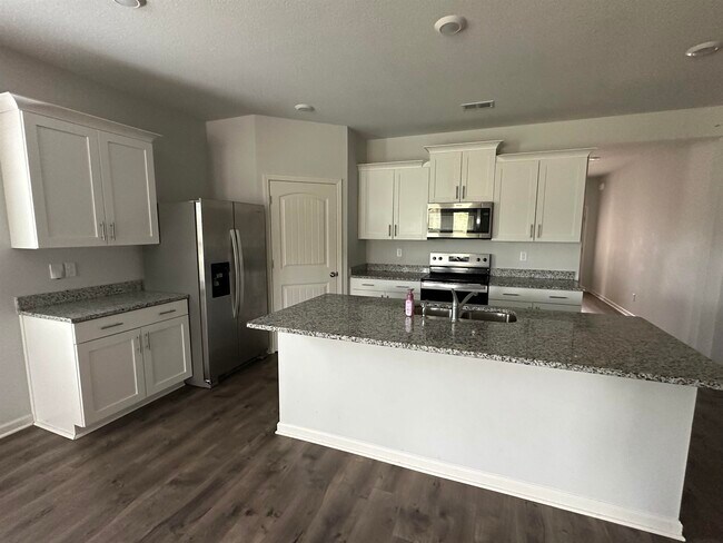 Foto del edificio - 485 Windemere Lp