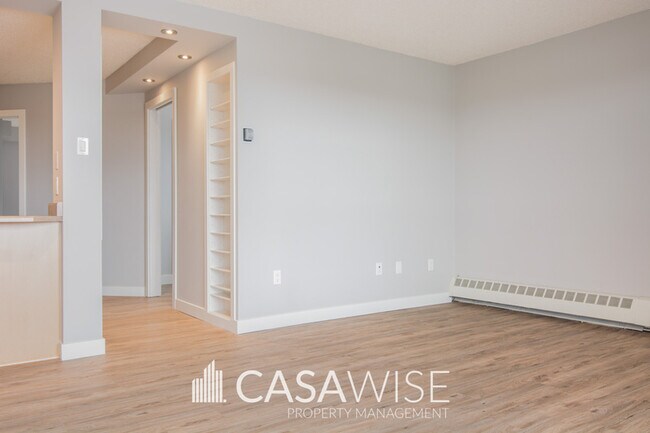 Photo du bâtiment - 9715-1110 110 St NW