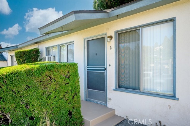 Building Photo - 2025 Broadview Dr