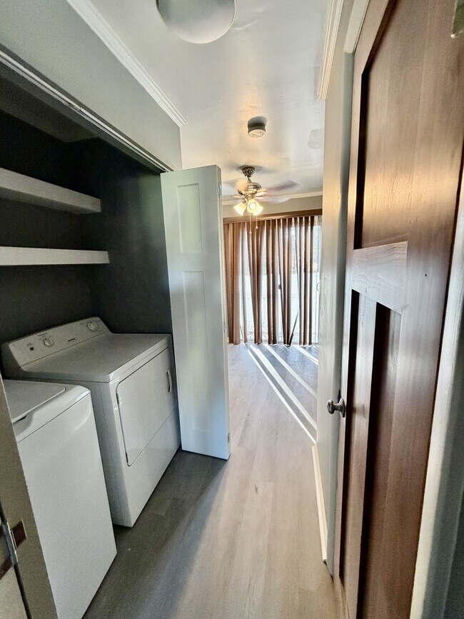 Foto del edificio - 4115 Little River Rd