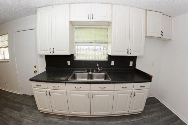 Foto del edificio - 4510 Pecan Park Cir