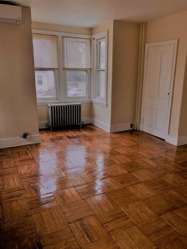 Primary Photo - 657 Yeadon Ave