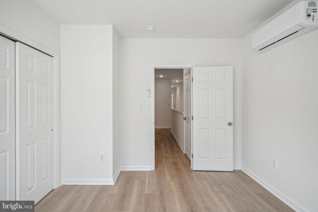 Foto del edificio - 321 E Lehigh Ave