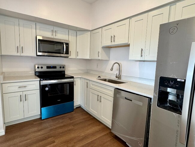 Foto del edificio - 275 N Hilltop Dr