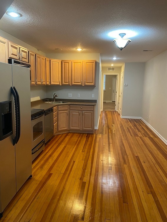Primary Photo - 108 W 5th St