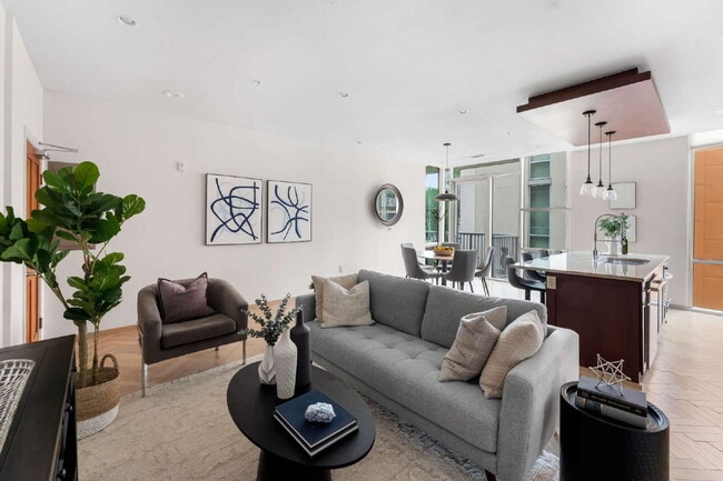 Building Photo - Sophisticated Living on Barton Springs
