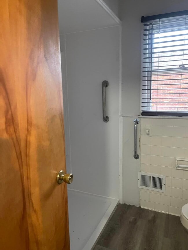 baño principal - 1506 Tamarack Rd